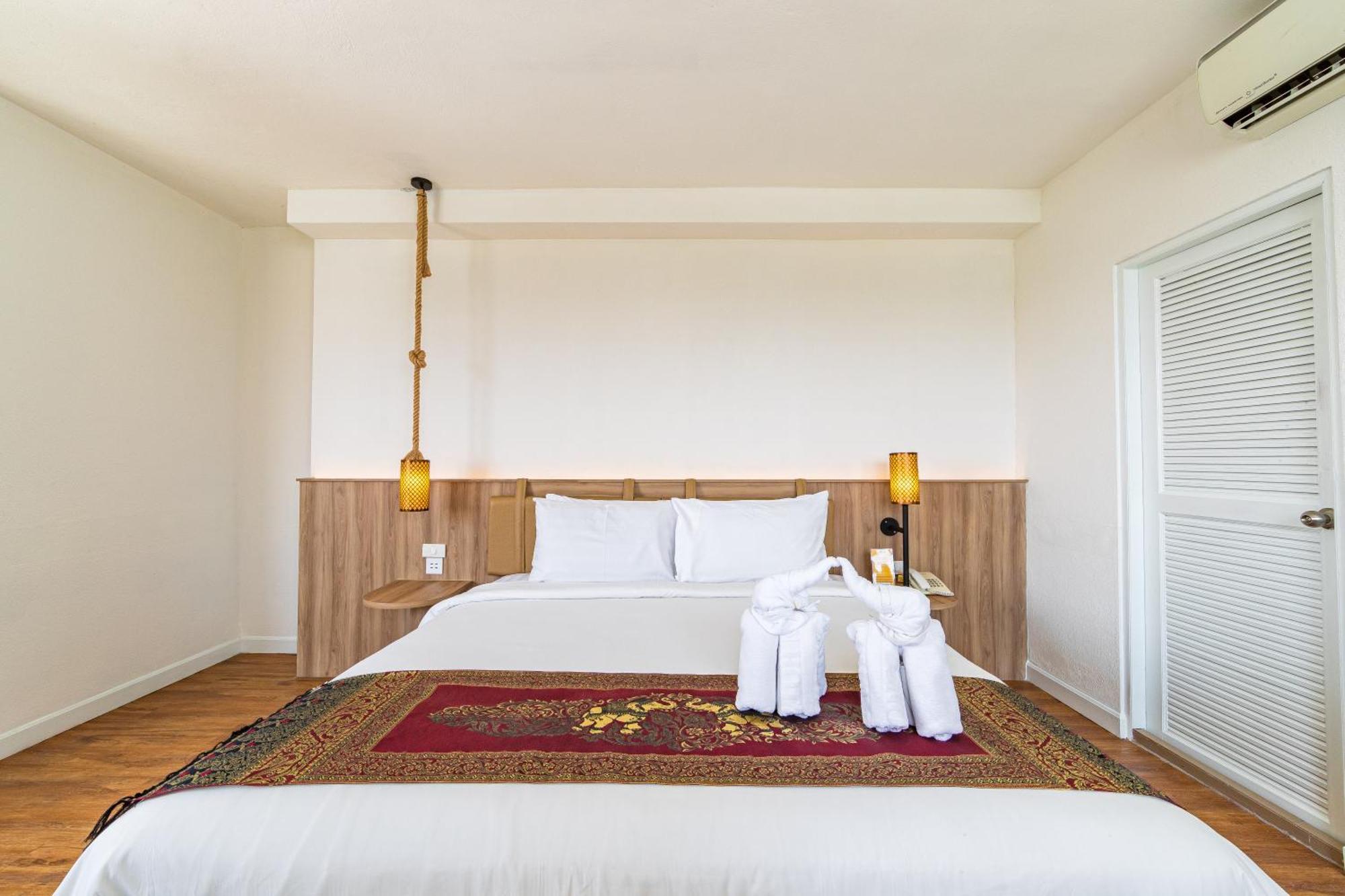 Thong Tarin Hotel Surin Exterior foto