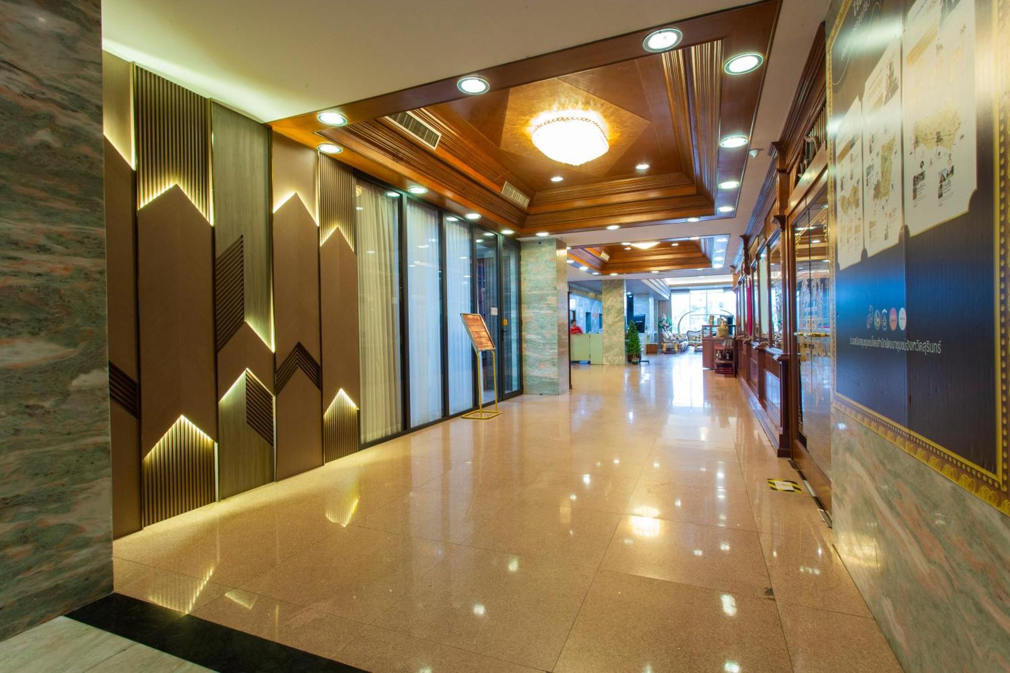 Thong Tarin Hotel Surin Exterior foto