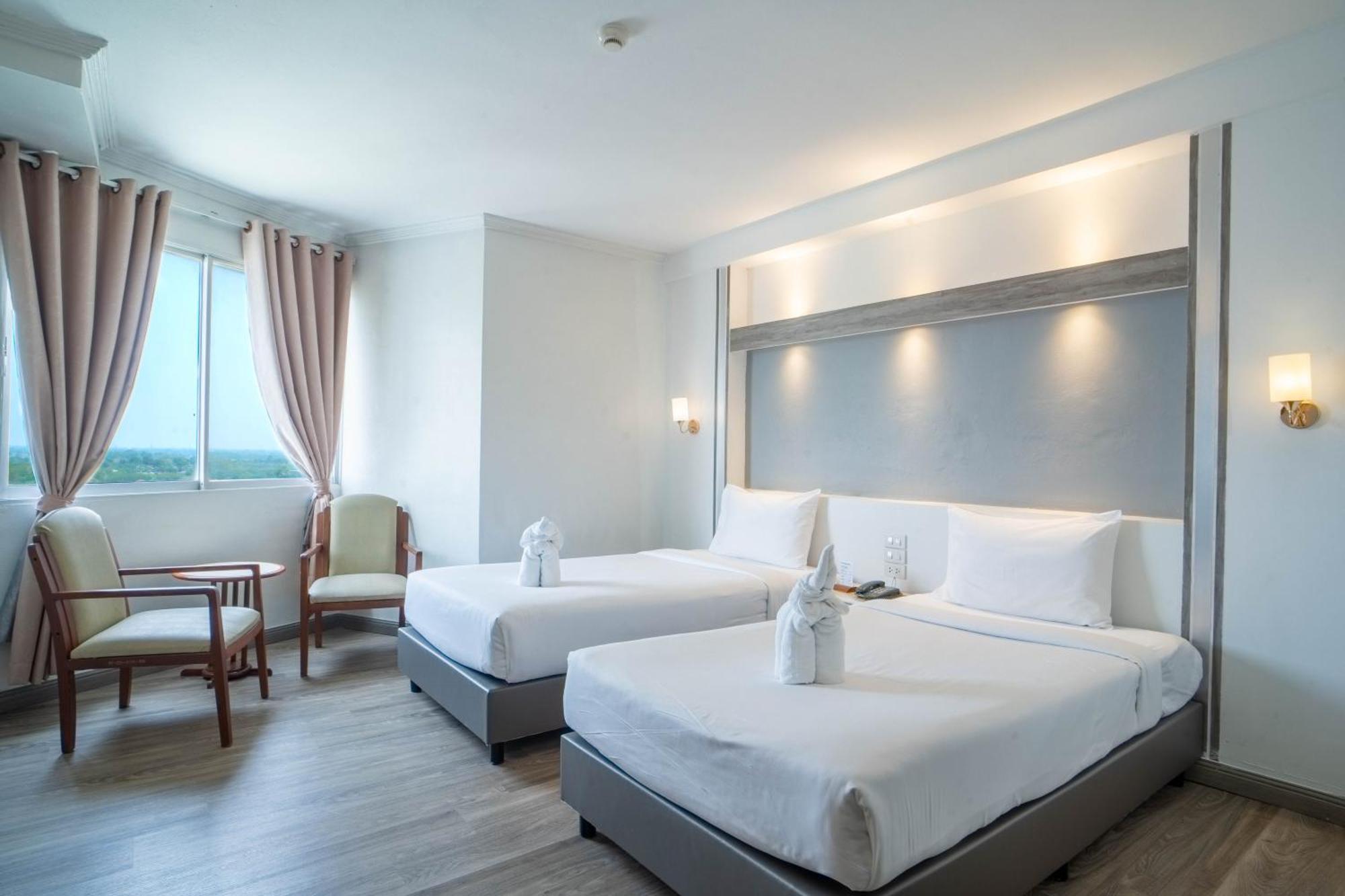 Thong Tarin Hotel Surin Exterior foto