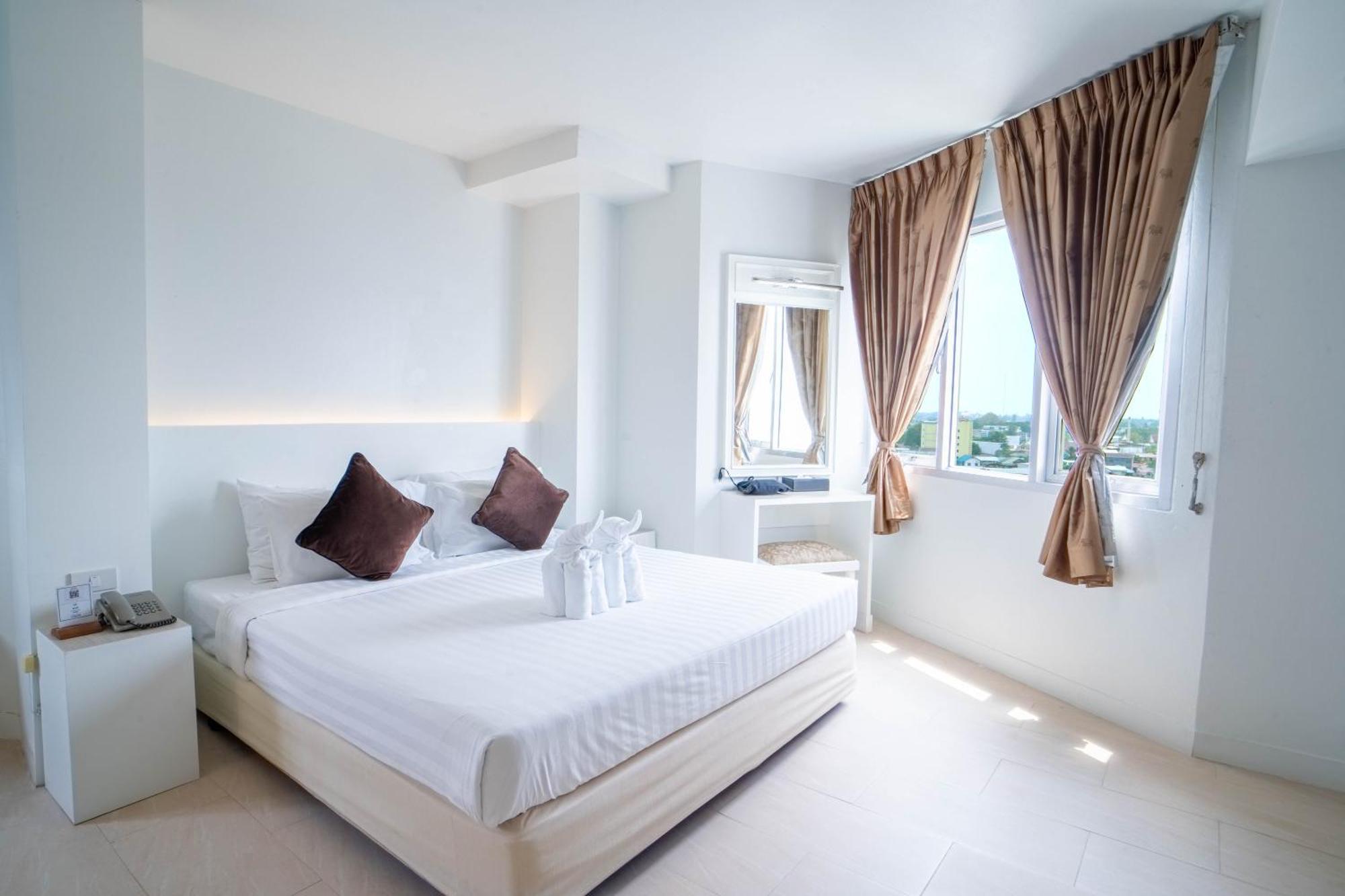 Thong Tarin Hotel Surin Exterior foto