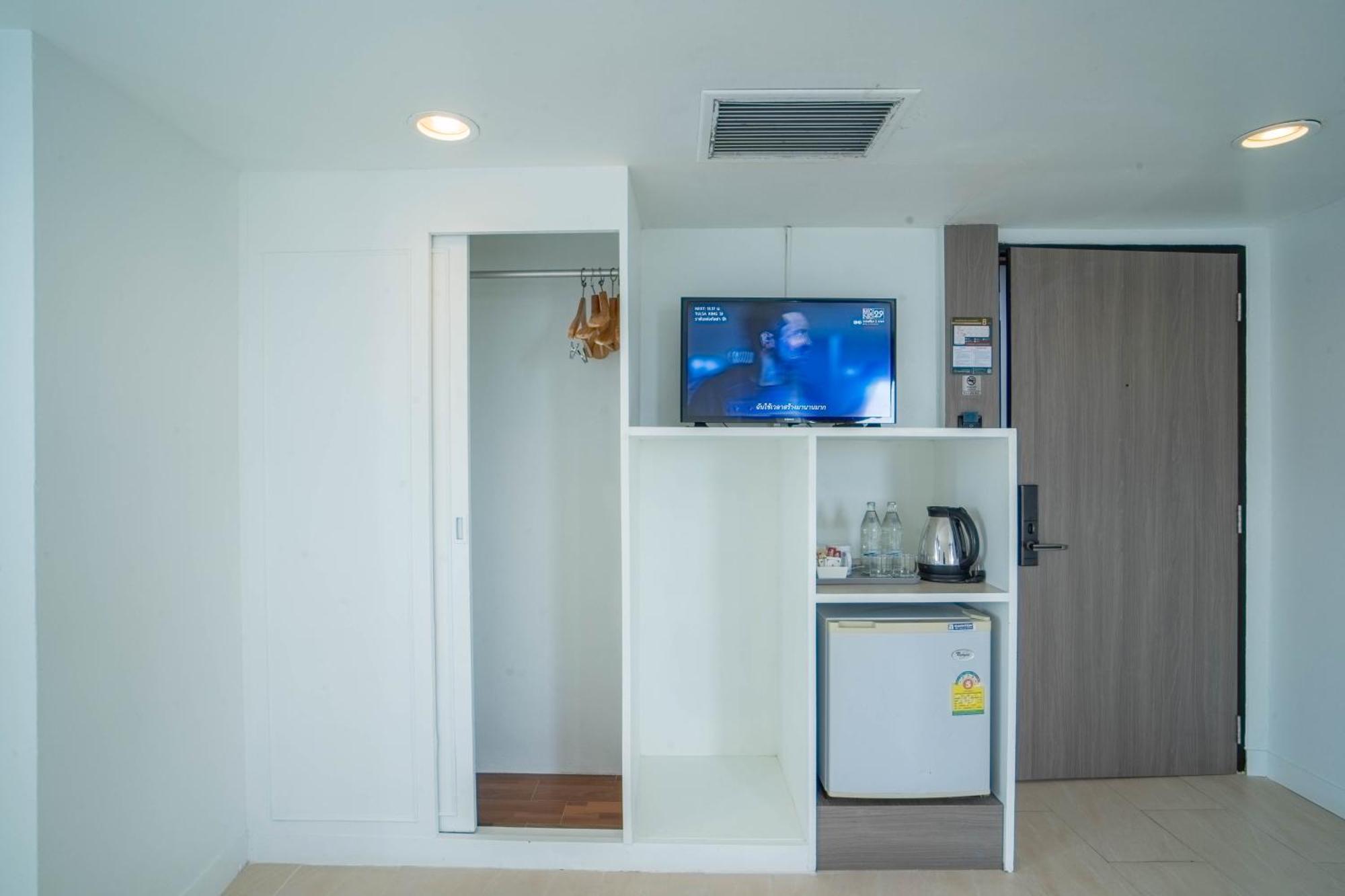 Thong Tarin Hotel Surin Exterior foto